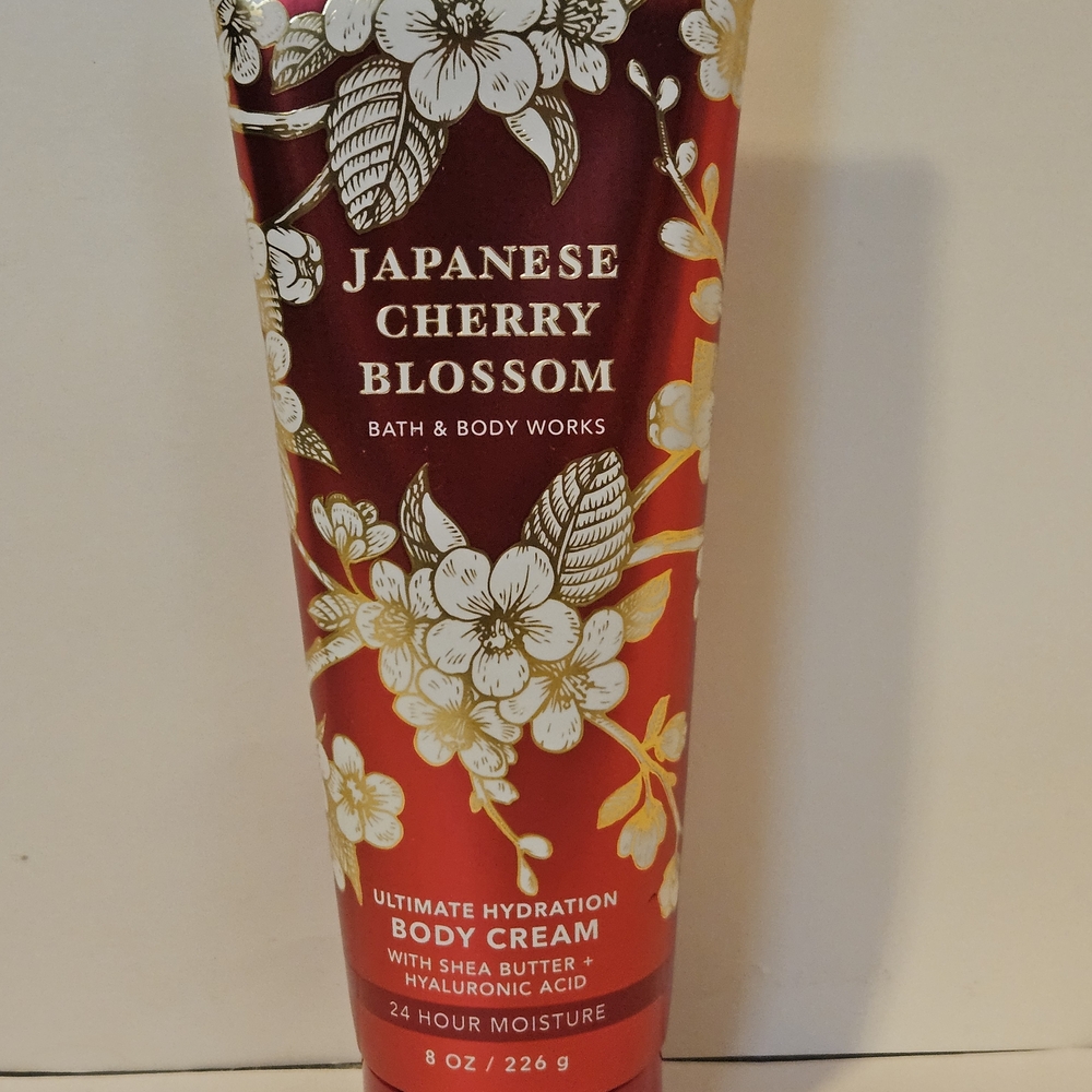Bath & Body Works Body Cream - Japanese Cherry Blossom